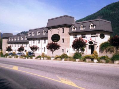 Prestige Lakeview Inn
