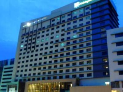 Holiday Inn And Suites Makati