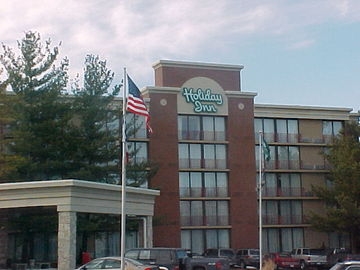 HOLIDAY INN HOTEL & SUITES DES