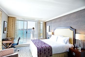 Pinnacle Hotel at the Pier