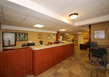 ECONO LODGE HICKSVILLE