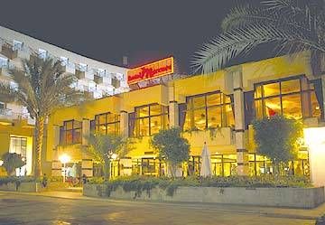 El Luxor Hotel