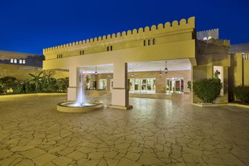 Al Hamra Fort Hotel & Beach Re