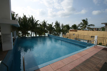 Crown Regency Beach Resort
