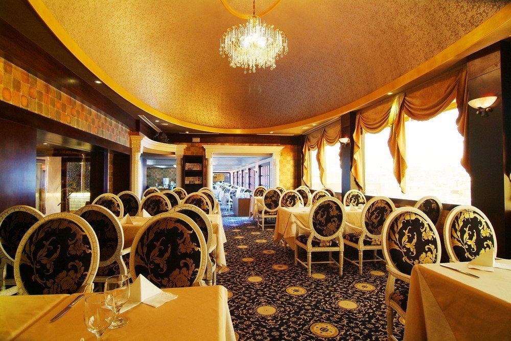 La Plaza Hotel