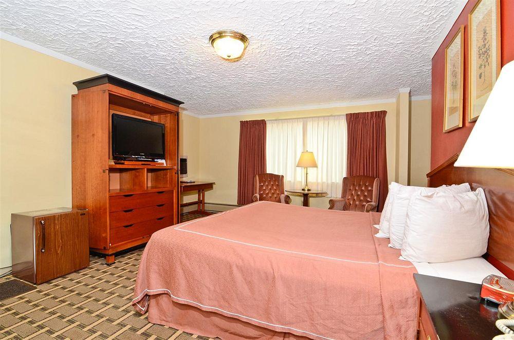Americas Best Value Inn & Suites - Clarence/Buffalo East