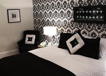 Leaside Manor Suites