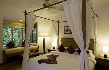 Kuramathi Island Resort
