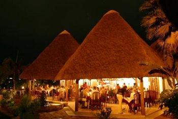 Le Petit Village Hotel