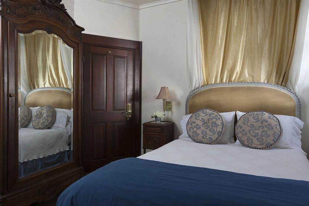 The Washington Square Inn