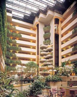 Embassy Suites Des Moines On The River