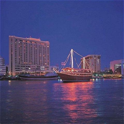 Radisson Blu Hotel Dubai Deira Creek