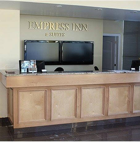 Empress Inn and Suites by the Falls