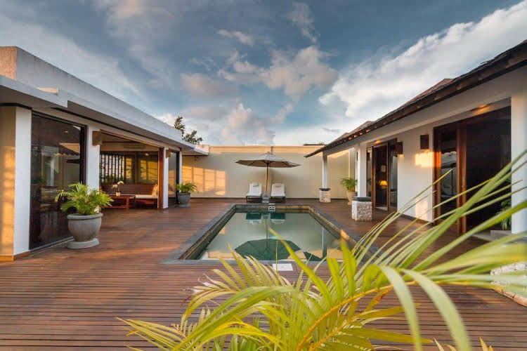 Aisis Luxury Villa