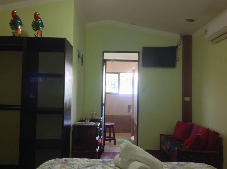Inn Jimenez Bed & Breakfast