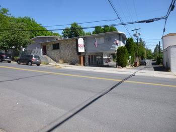 Cougar Land Motel