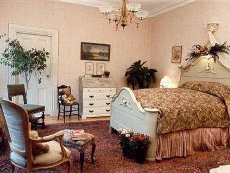 Pillsbury House Bed & Breakfast