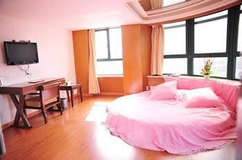 Yi Jia Ren Hotel - Shanghai