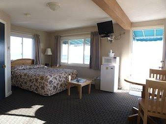 Sea Cliff House Motel