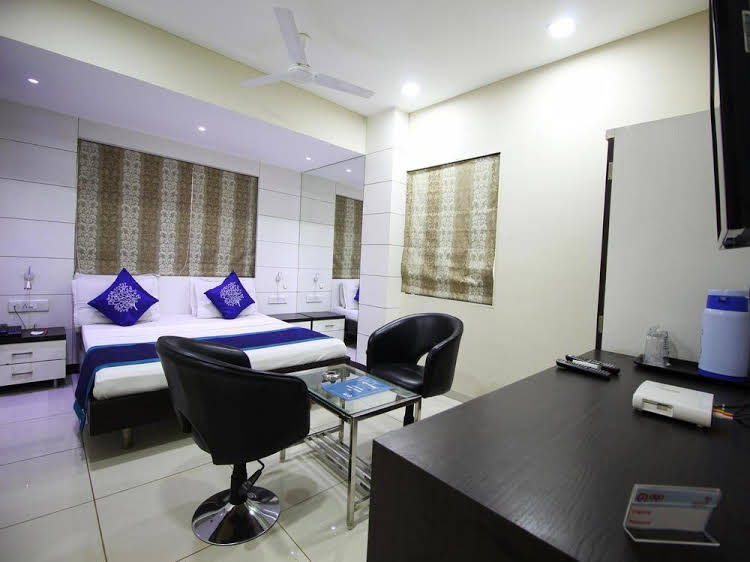 OYO Rooms Usmanpura Ashram Road