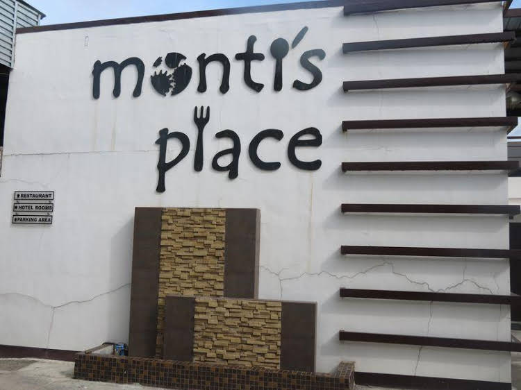 Monti's Place Dine & Bed