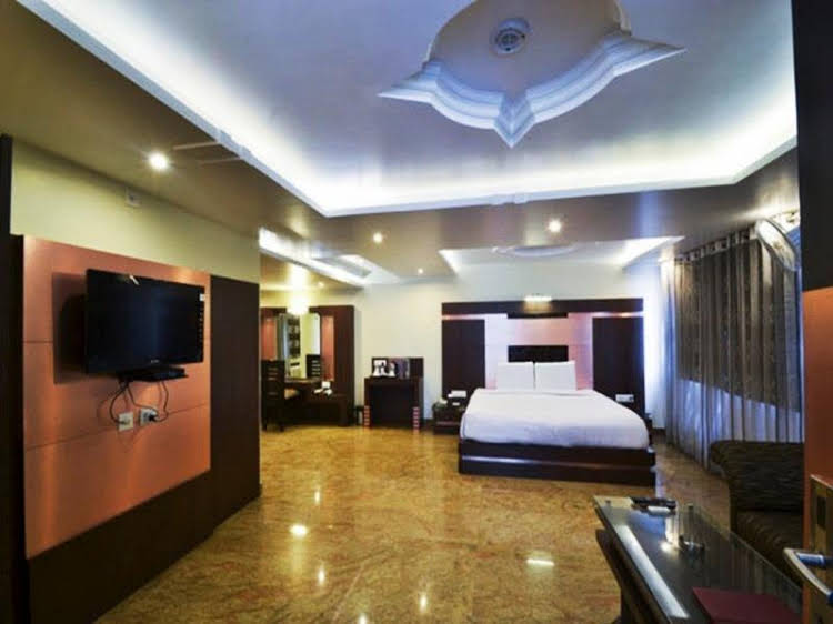 Hotel Ravisha Continental