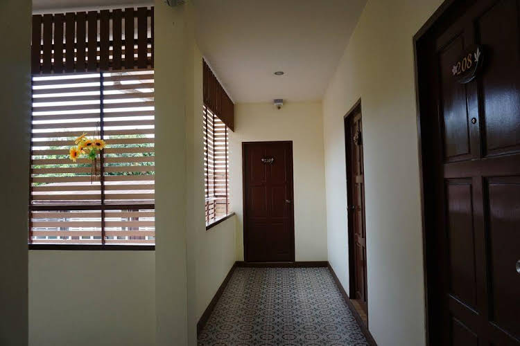 Ponburi Hotel