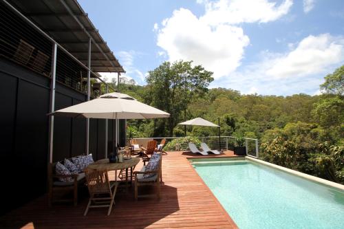 Phoenix Eumundi Bed and Breakfast