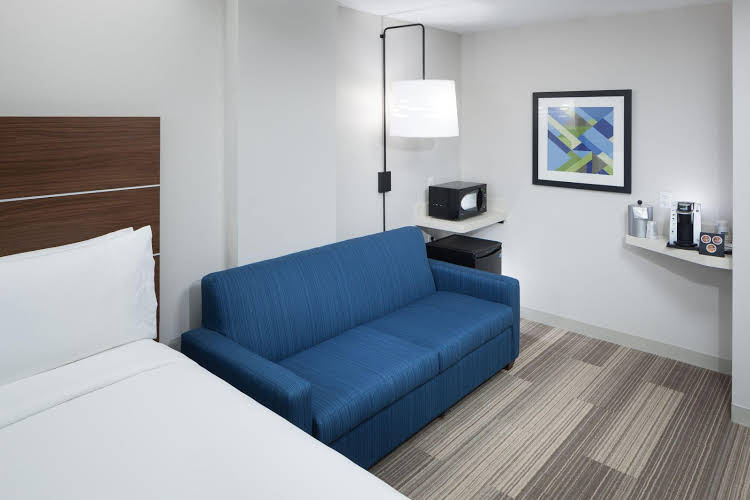 Holiday Inn Express and Suites Orlando at SeaWorld