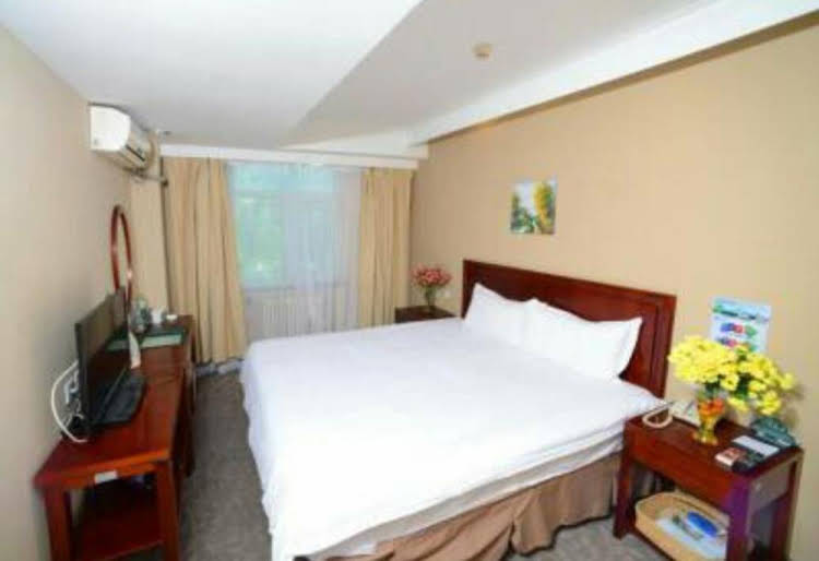 GreenTreeInn BeiJingYiZhuang WanYuanRd MetroStation