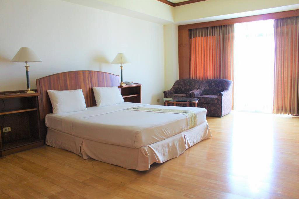 Ayutthaya River View Hotel