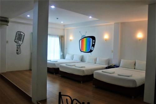 OYO 816 The Pride Hotel At Leamsing near Tumbon Bangsakao General hospital