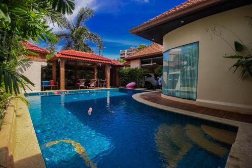 Cosy Beach Pool Villas by Pattaya Sunny Rentals