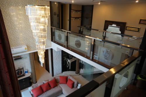 RARE 4 BRs Duplex