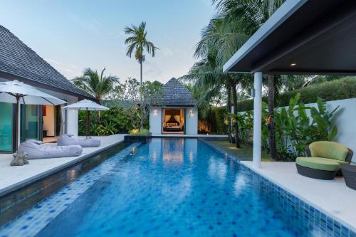 4 bedroom luxury villa in bangtao beach