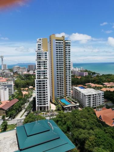 The Peak Towers sea view apartments