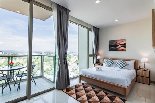 Luxury Studio with Sea View @ Riviera by Pattaya Holiday