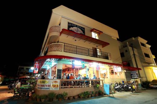 2 Vikings Restaurant & Guesthouse