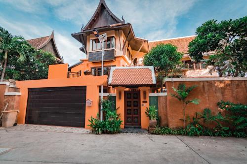 Bali Style 4 Bedrooms Private Pool Villa By Pattaya Holiday