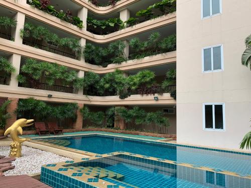 Executive Residence IV Condominium