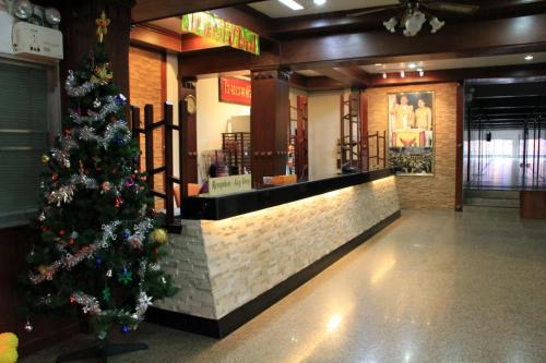 Sri Chumphon Hotel