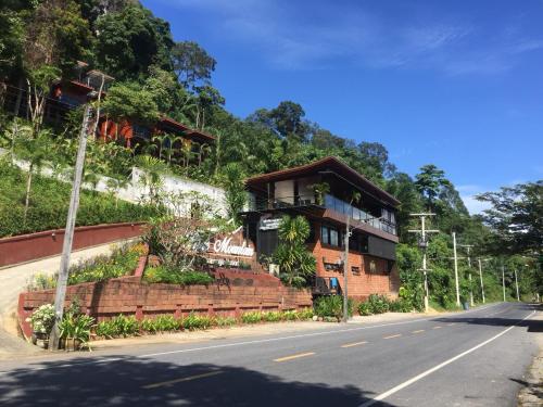 Blue Mountain Phangnga Resort
