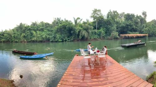 Suan Ruen Rom view raft