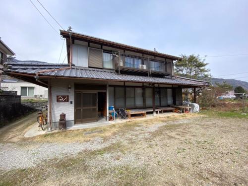 HUB base for Shikoku travel Old house guesthouse heso camp