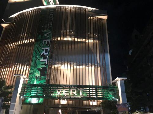 Hotel Vert (Love Hotel)