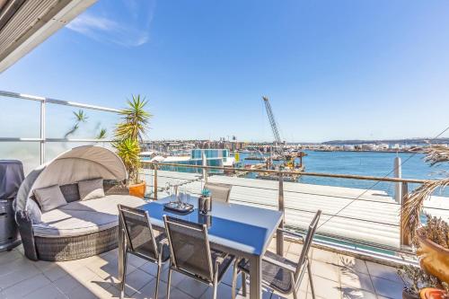 Luxury 3BR, 1.5 Bath Penthouse with Fabulous Views