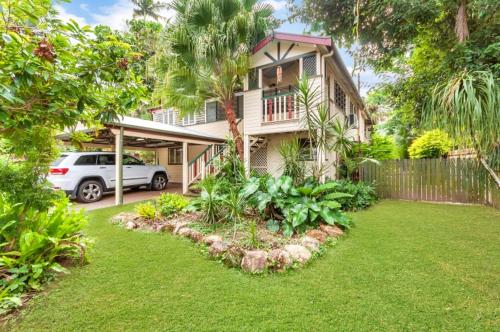 Edge Hill Holiday Home / Cairns