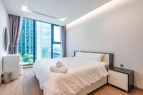 22HOUSING - VINHOMES METROPOLIS - One Bedroom Apartment & Hotel