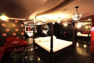 Victoria Court Cuneta