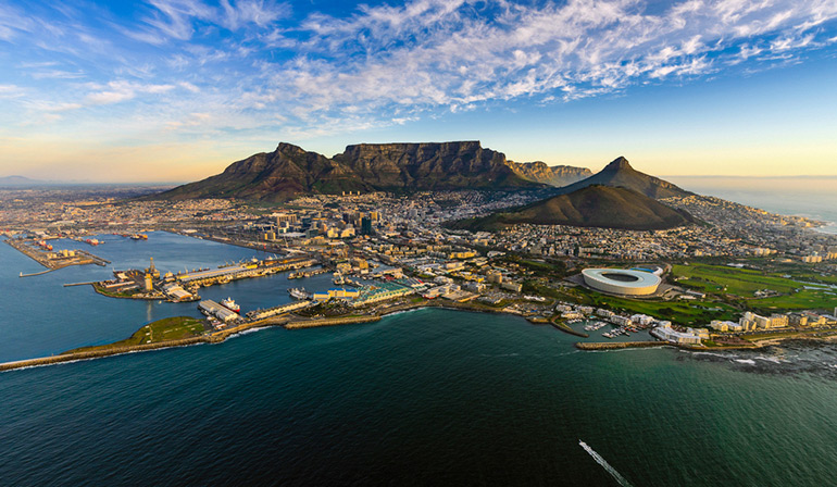 ทัวร์แอฟริกาใต้ ชมเมืองเคปทาวน์ติดอันดับเมืองที่สวยที่สุด 1 ใน 10 ของโลก ขึ้นกระเช้าไฟฟ้าหมุนรอบตัวเองสู่จุดชมวิวภูเขาโต๊ะ